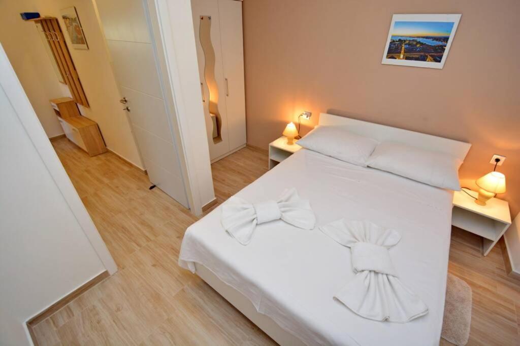 Premium Apartment Vicky Zara Esterno foto