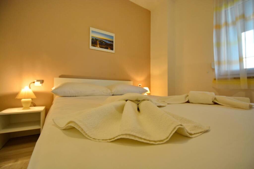 Premium Apartment Vicky Zara Esterno foto